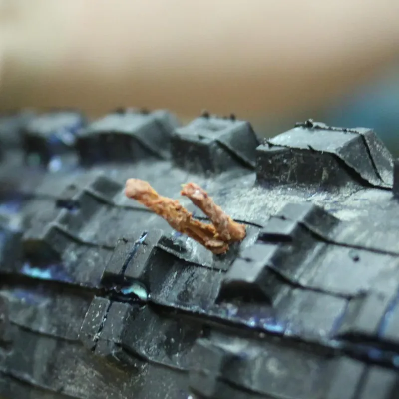 GENUINE INNOVATIONS TUBLESS TACKLE KIT-4