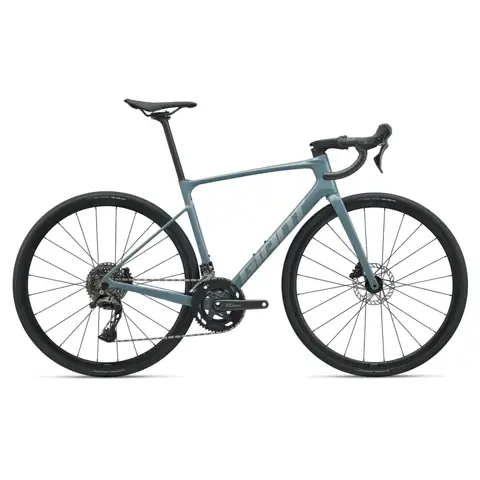giant carbon bicycles Used Road Bikes for Sale: TCR Advanced 2 KOM 105 Adaptable to the terrain A flip chip on the rear dropout adjusts the wheelbase Bicycle Giant Carbon Hardtail Giant