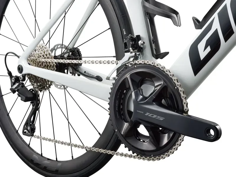Giant Propel Advanced 2 Aero Race Bike in White-3
