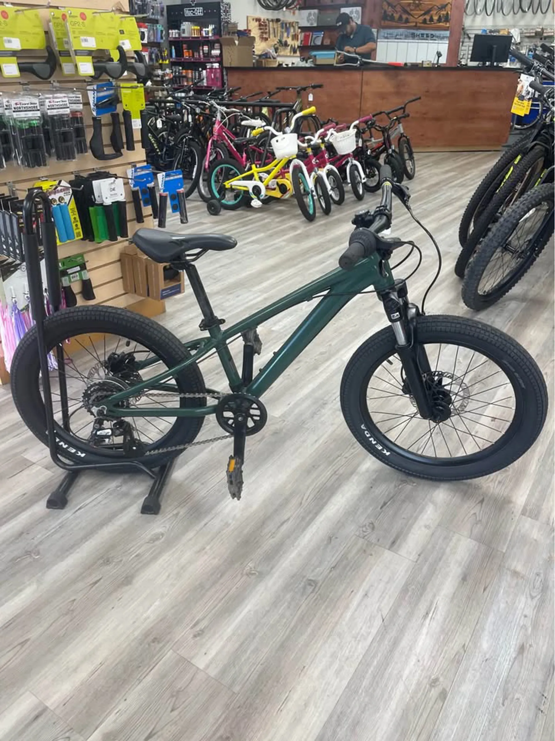 giant stp bicycle 20 The frames lower stand STP 24