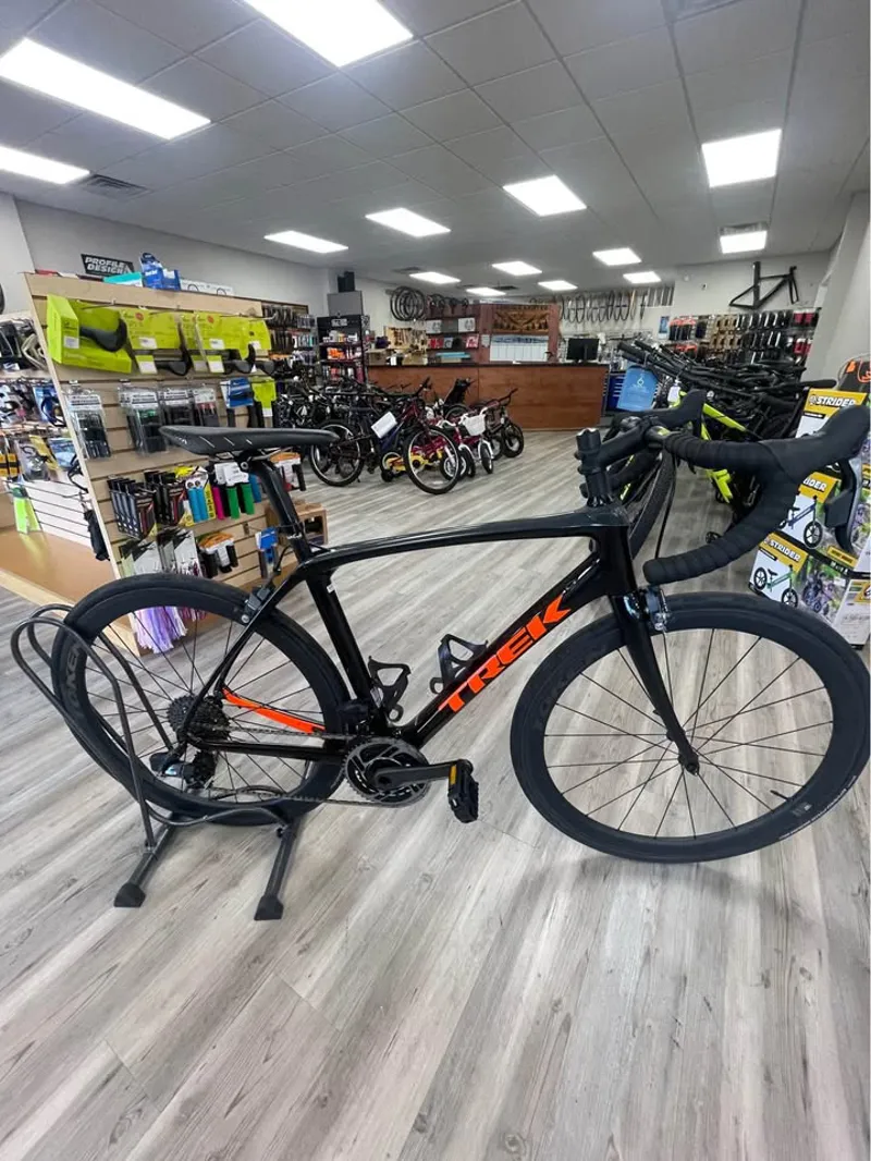 Trek Domane SLR Carbon Road 54cm  - UPGRADES
