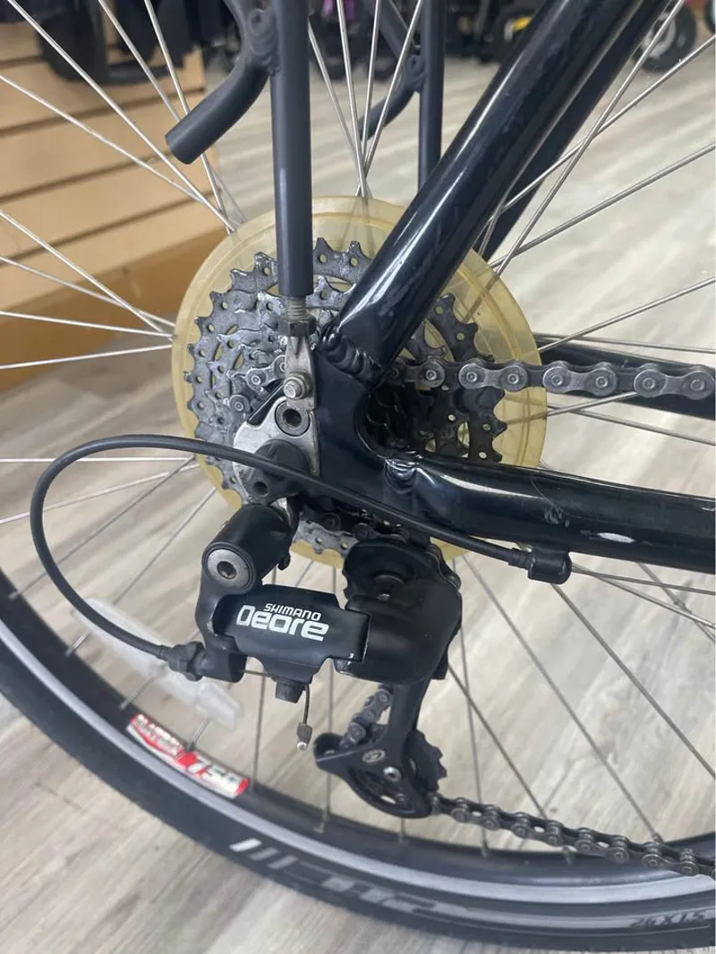 Trek Navigator 300 Hybrid bike - 21-1