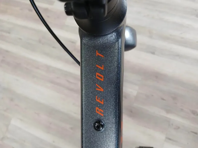 Pre-Owned - Giant Revolt 2 Med-2