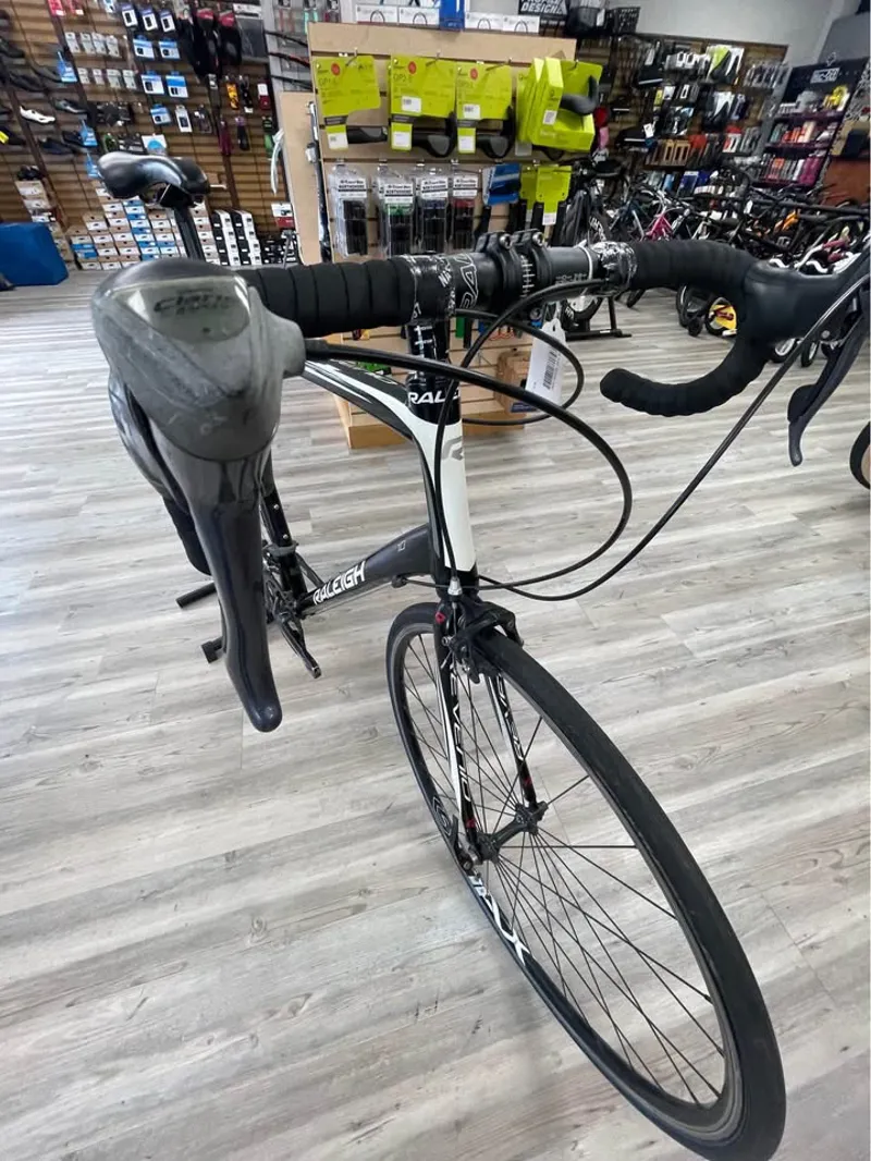 Raleigh Revenio Road Bike - 60cm-2