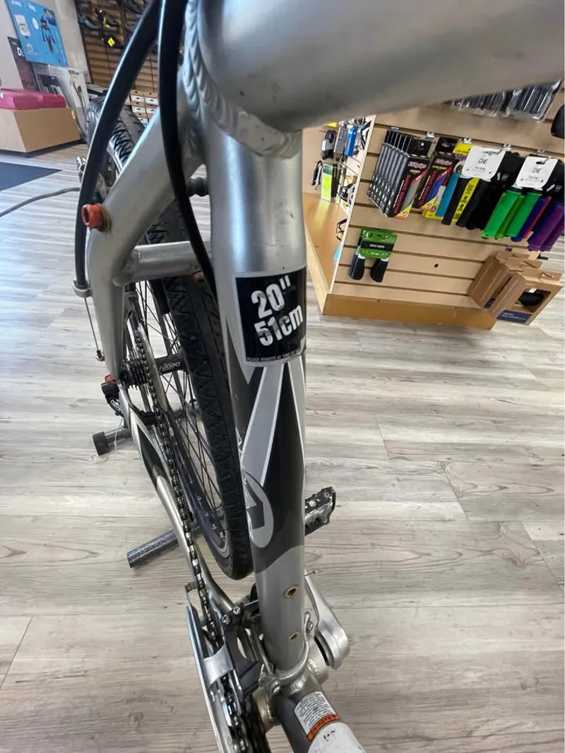 Trek 7300FX Hybrid bike - 20inch - LARGE-2