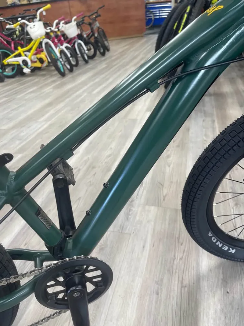 Giant STP 20in - Forest Green