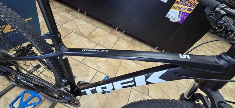 Trek Marlin 5 MTB - M-2