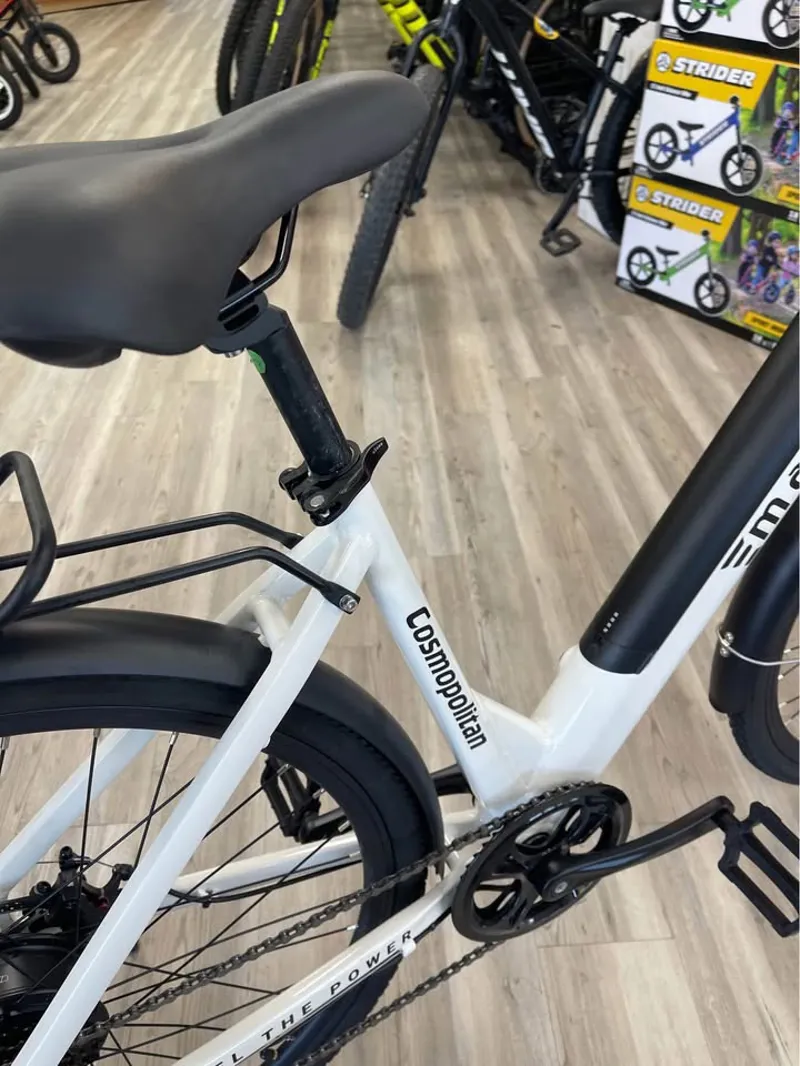 Magnum Cosmopolitan Electric Bike-1