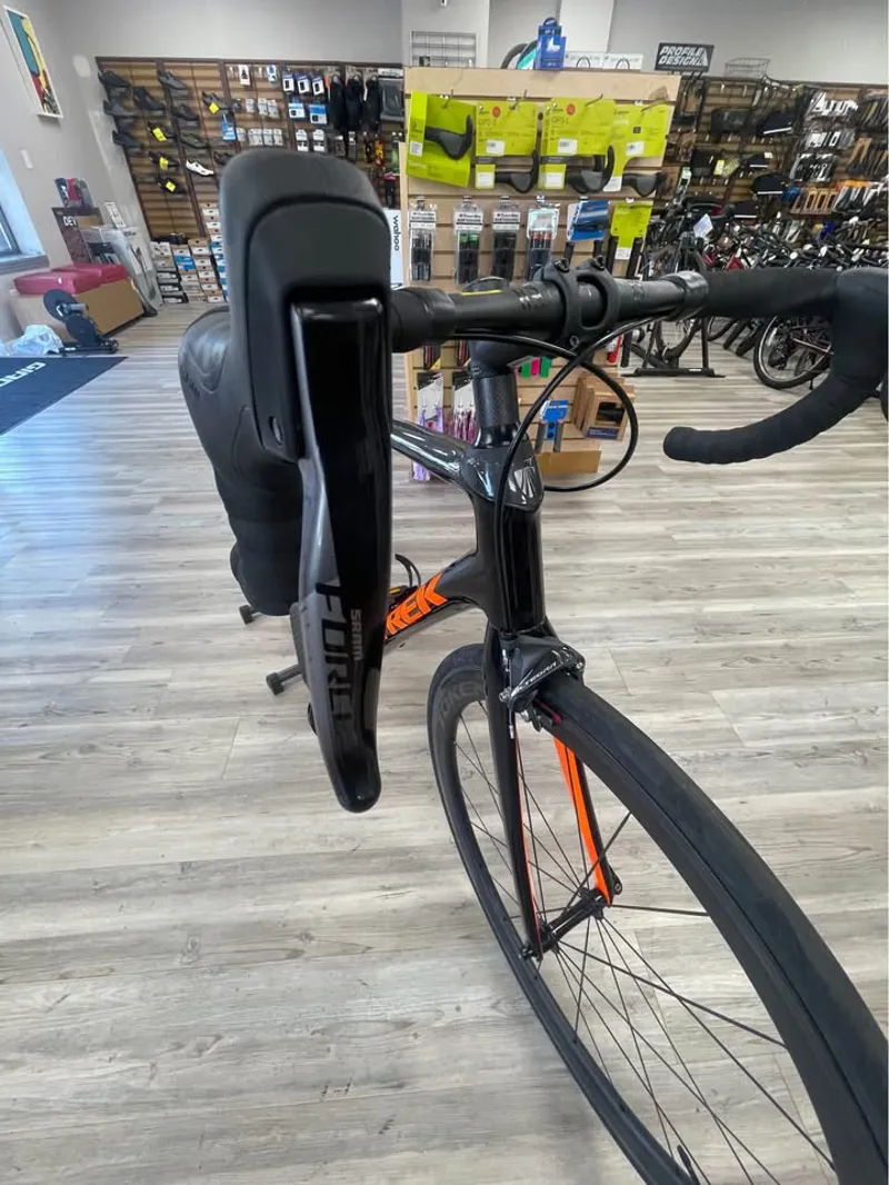 Trek Domane SLR Carbon Road 54cm  - UPGRADES-2