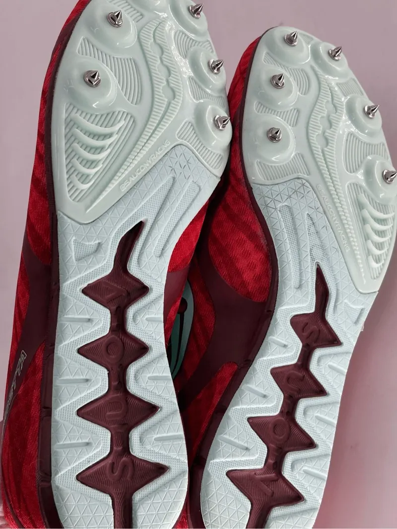 Saucony Racing - Vendetta Shoes - Women in Red/Blue-3