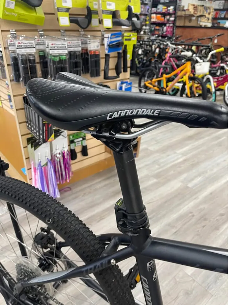 Cannondale SIX Hardtail Mountain bike - MEDIUM-3