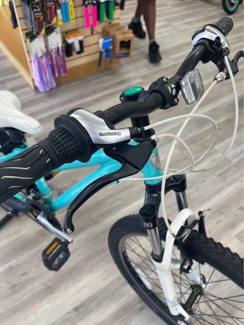 Trek SKYE XS Hybrid Bike - XS-3