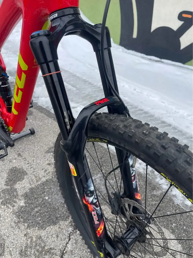 2017 Felt Decree Size M-5