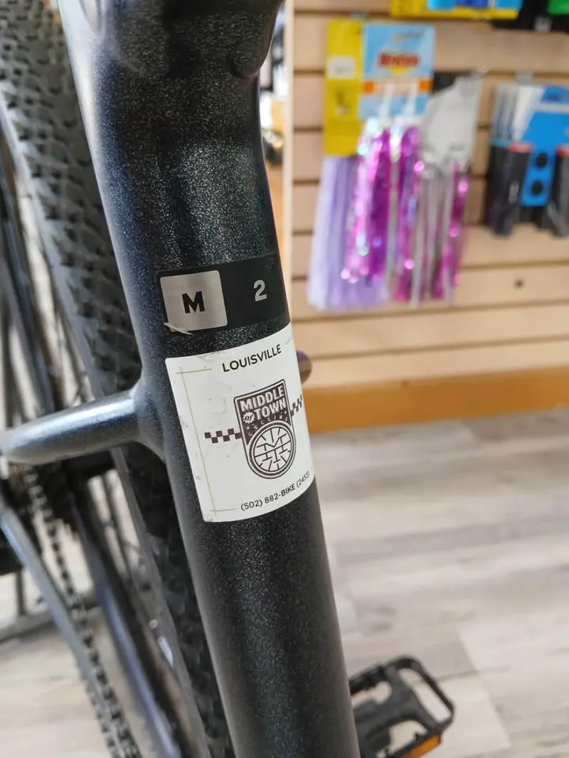 Pre-Owned - Giant Revolt 2 Med-4