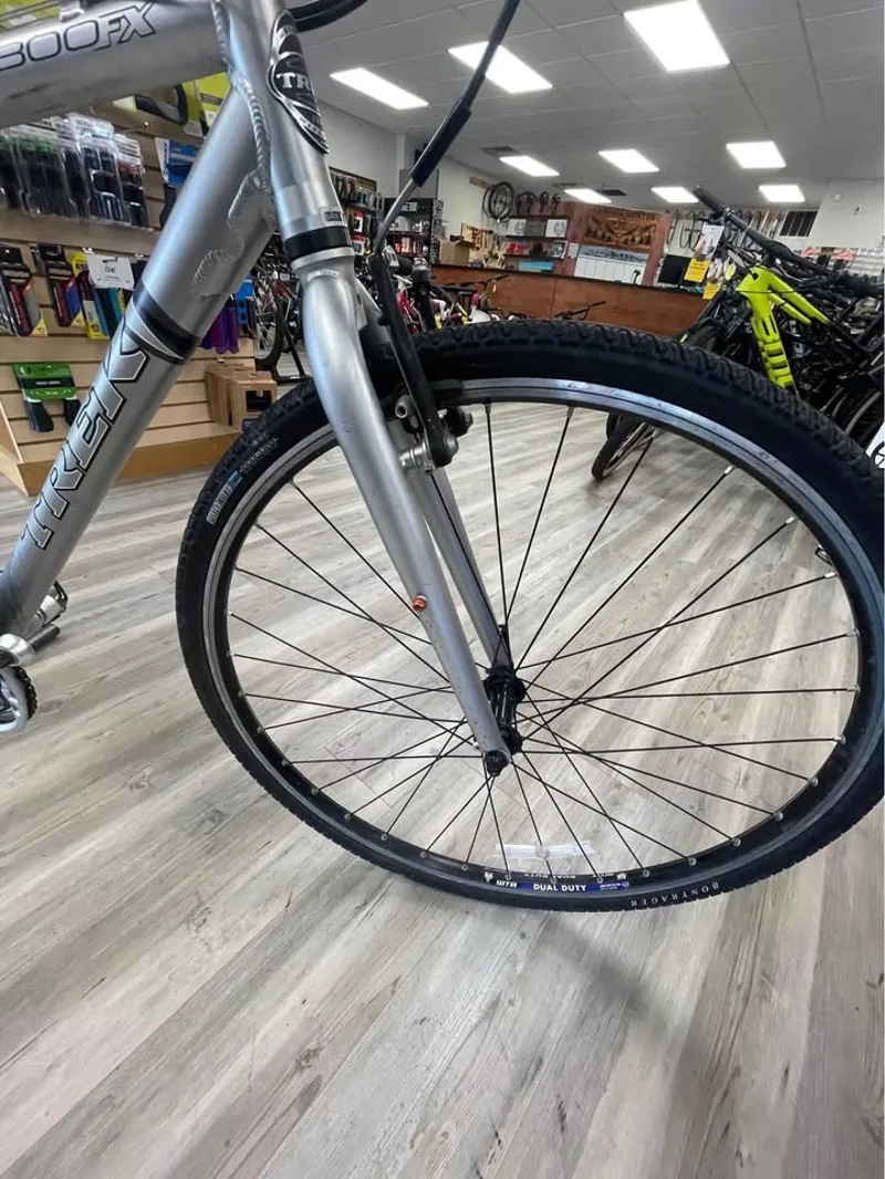 Trek 7300FX Hybrid bike - 20inch - LARGE-4