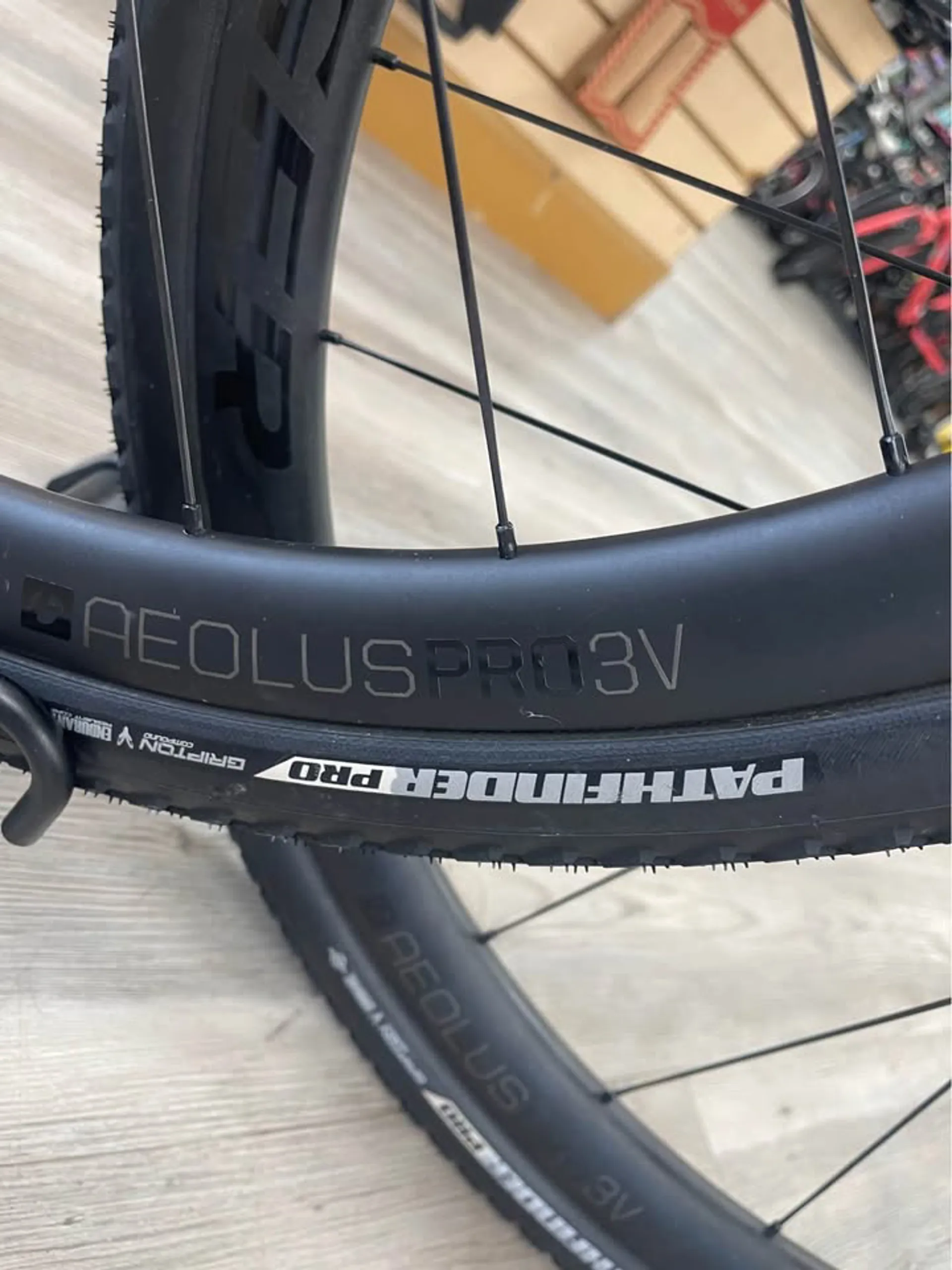 Bontrager Aeolus Pro 3 V TLR Disc - PreOwned