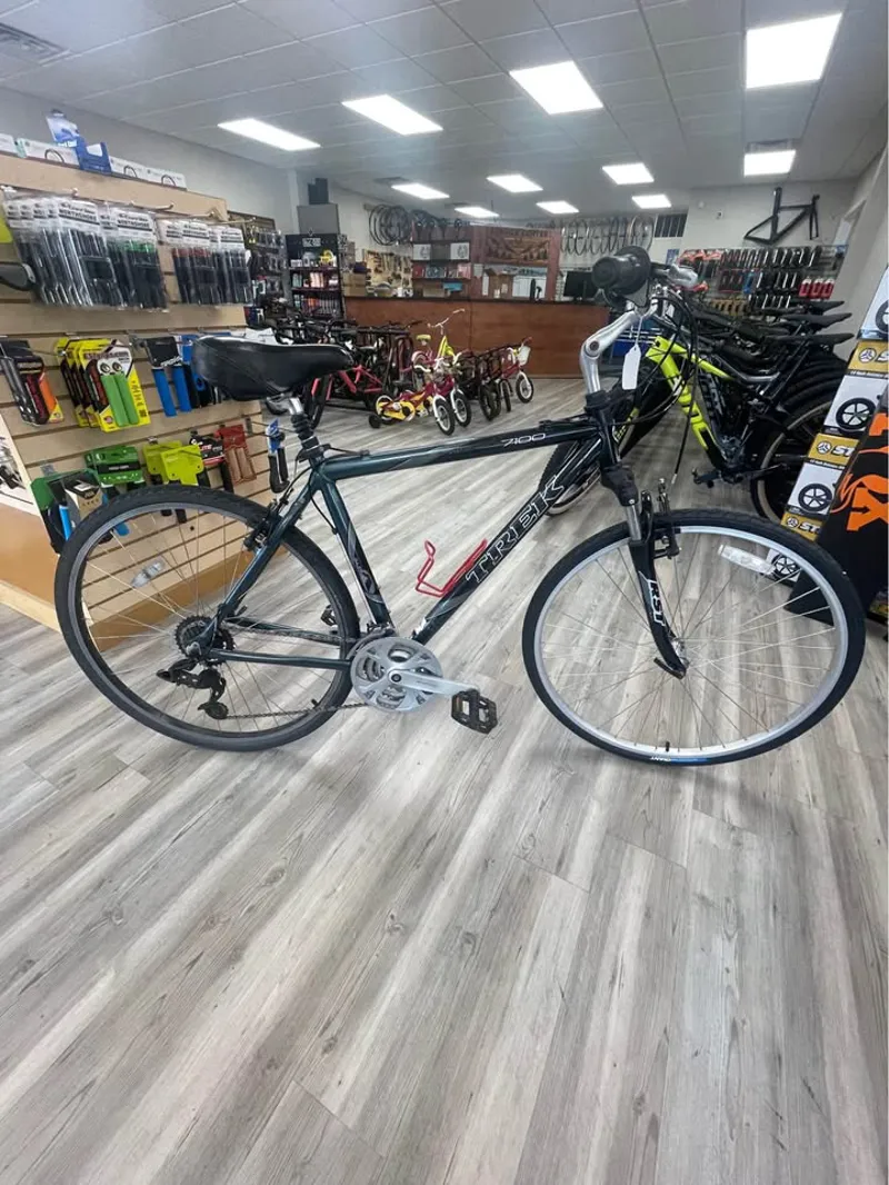 Trek 7100 - L - PreOwned