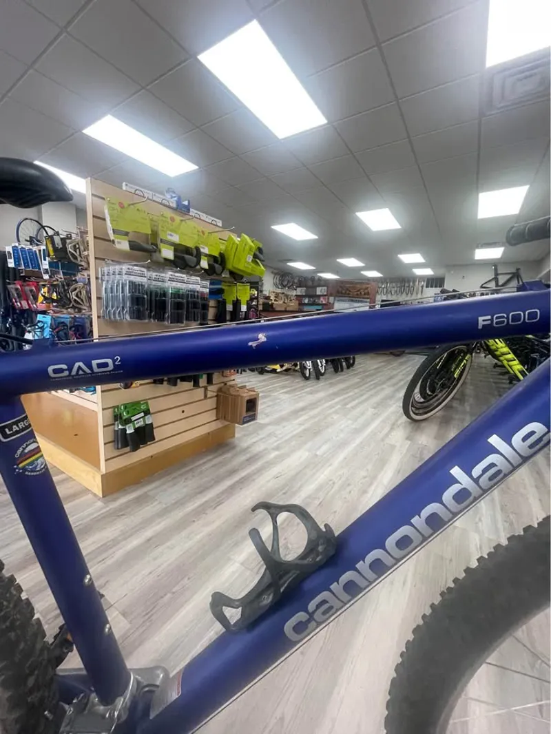 Cannondale F600 Mountain Bike - Large