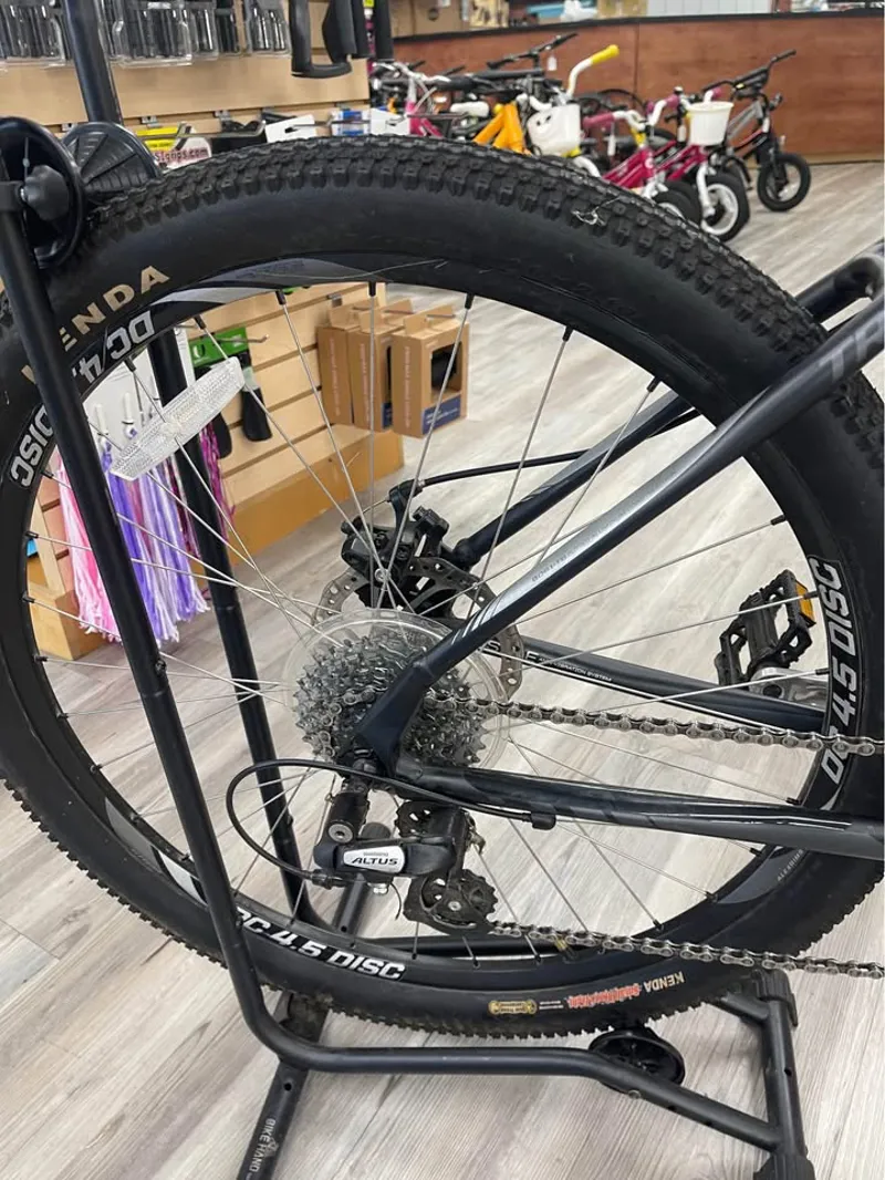 Cannondale SIX Hardtail Mountain bike - MEDIUM-6