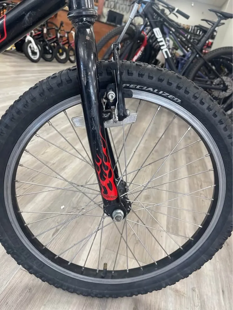 Specialized Hot Rock in Black / Red-1