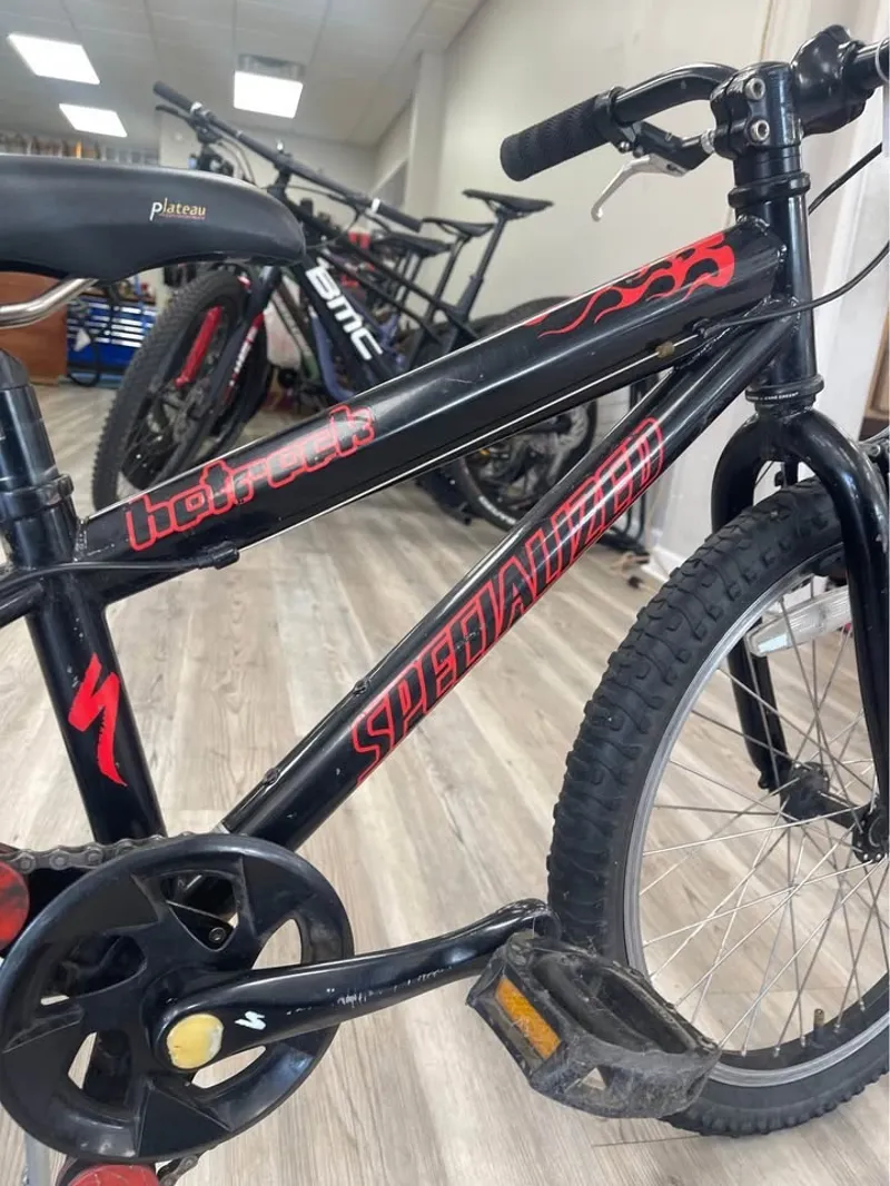 Specialized Hot Rock in Black / Red
