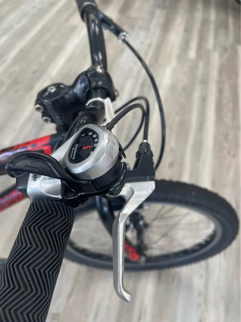 Specialized Hot Rock in Black / Red-2