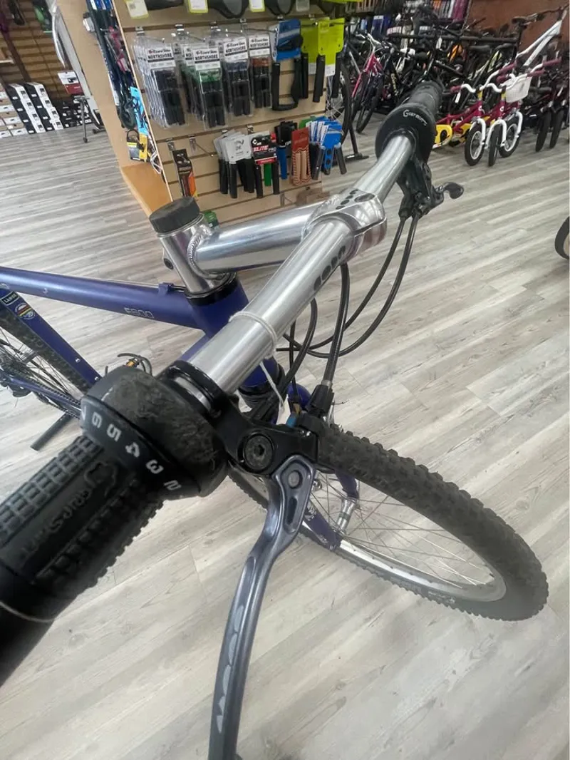 Cannondale F600 Mountain Bike - Large