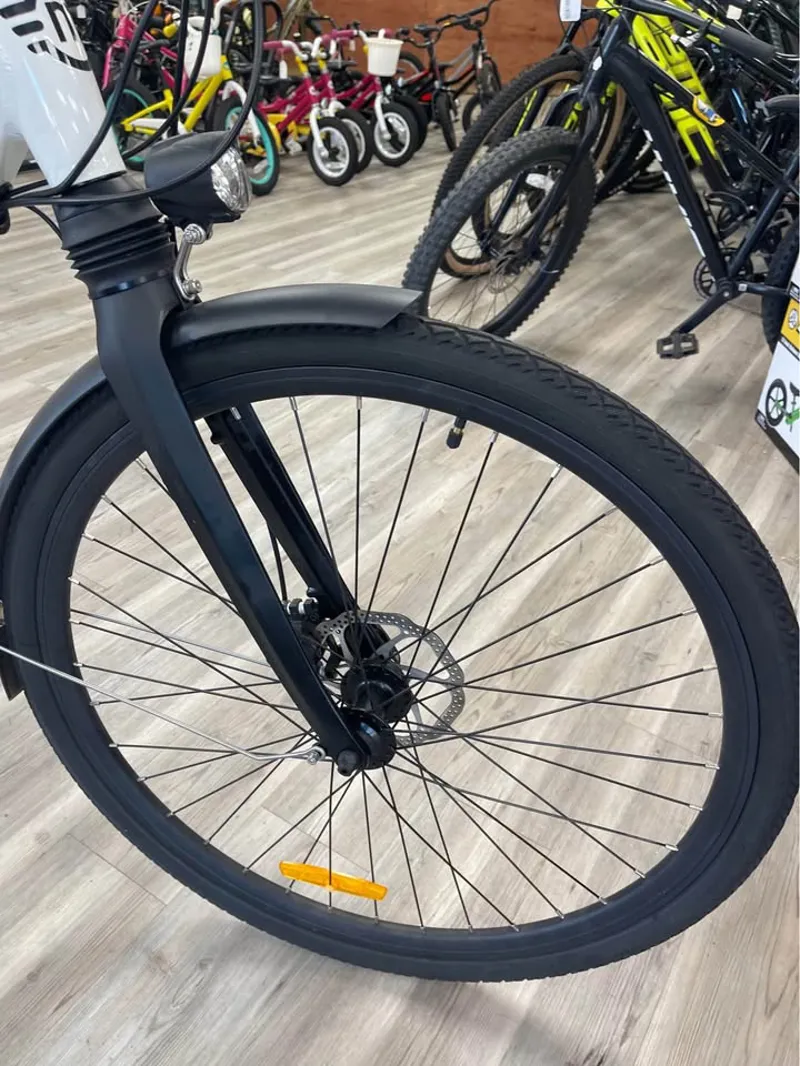 Magnum Cosmopolitan Electric Bike-6