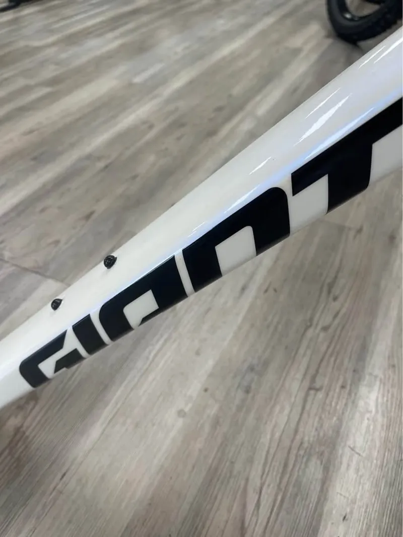 Giant TCR M/L Carbon-5