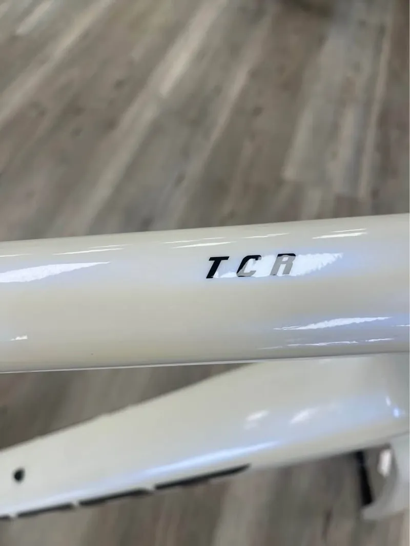 Giant TCR M/L Carbon-1