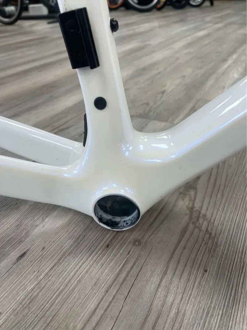 Giant TCR M/L Carbon-4