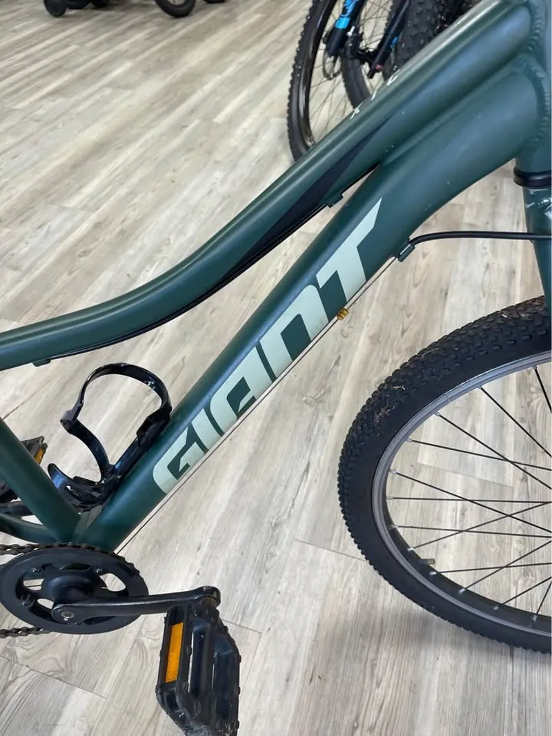 Giant XTC 24 Mountain Bike in Green-1