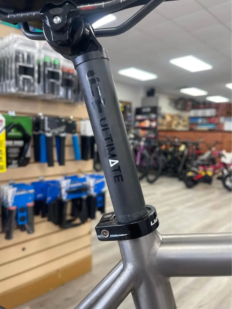 2023 Lynskey R300 Titanium Road bike - LARGE-8