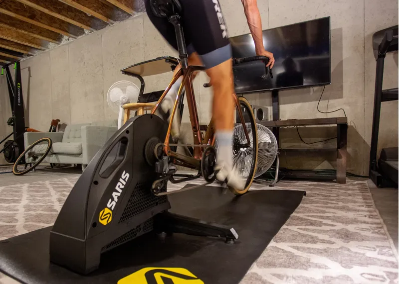 Saris H3 Plus Indoor Trainer-2