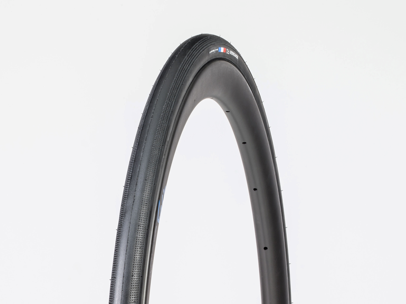 Bontrager R3 Hard-Case Lite Road Tire 700c x 32c in Black