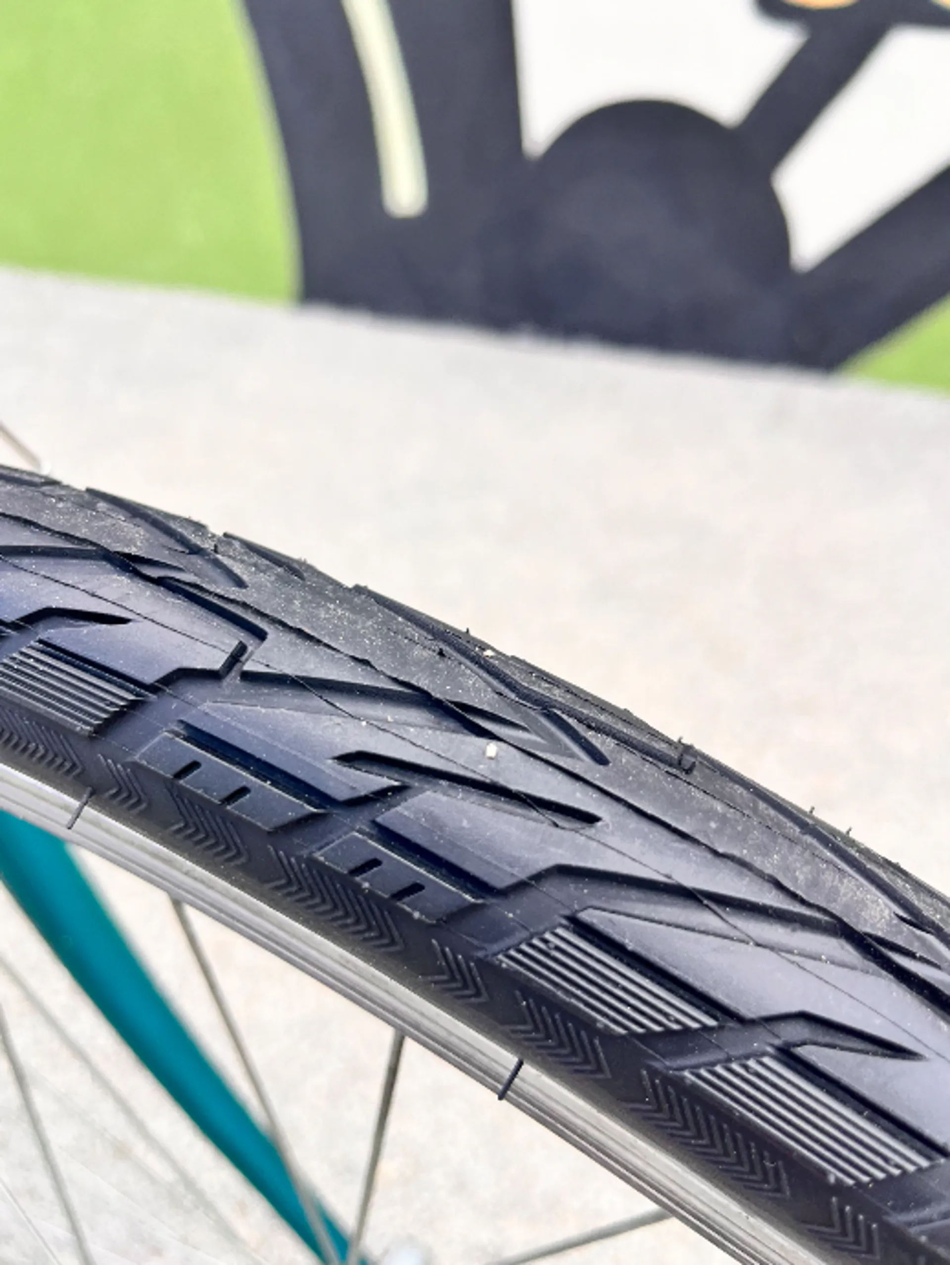 Trek multitrack 700 tires 2025