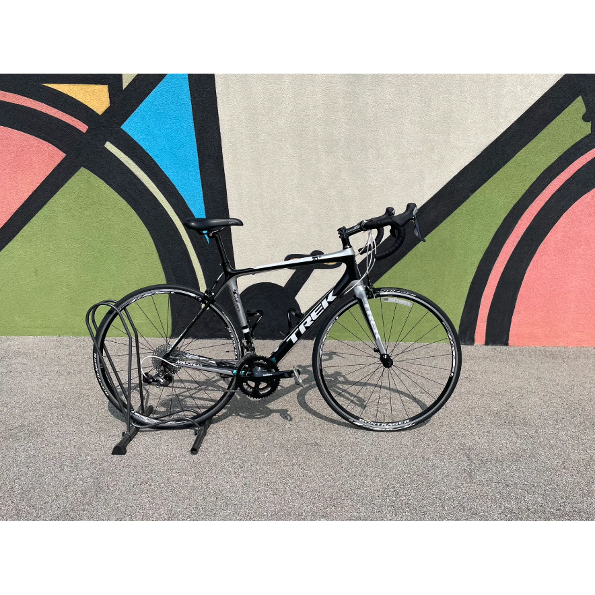 Trek Madone Four 4.5 56cm - Black/Silver Trek Madone Four 4.5 56cm - Black/Silver