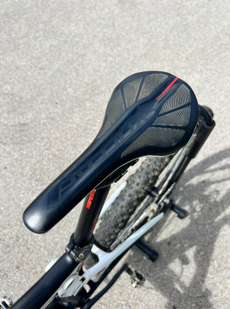 Scott Spark Red/White Carbon Mountain Bike-2