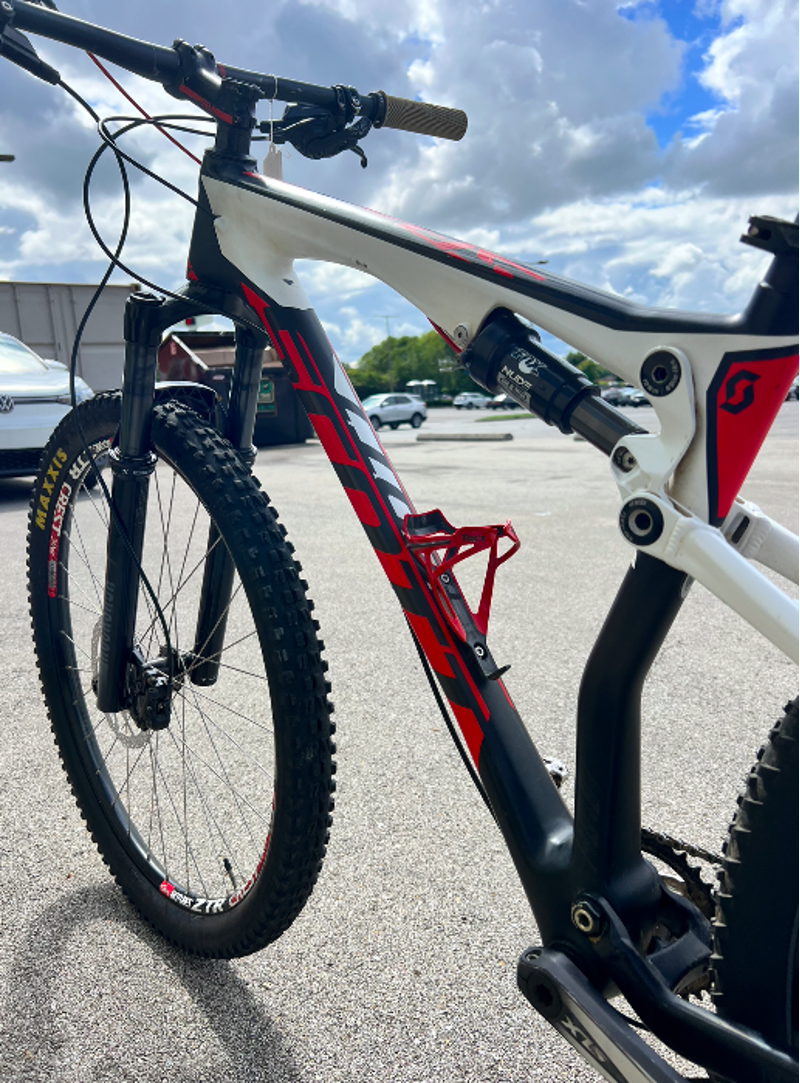 Scott Spark Red/White Carbon Mountain Bike-4
