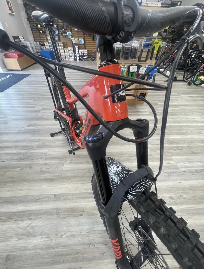 Santa Cruz Hightower R Carbon C Full Suspension Bike - Large-3