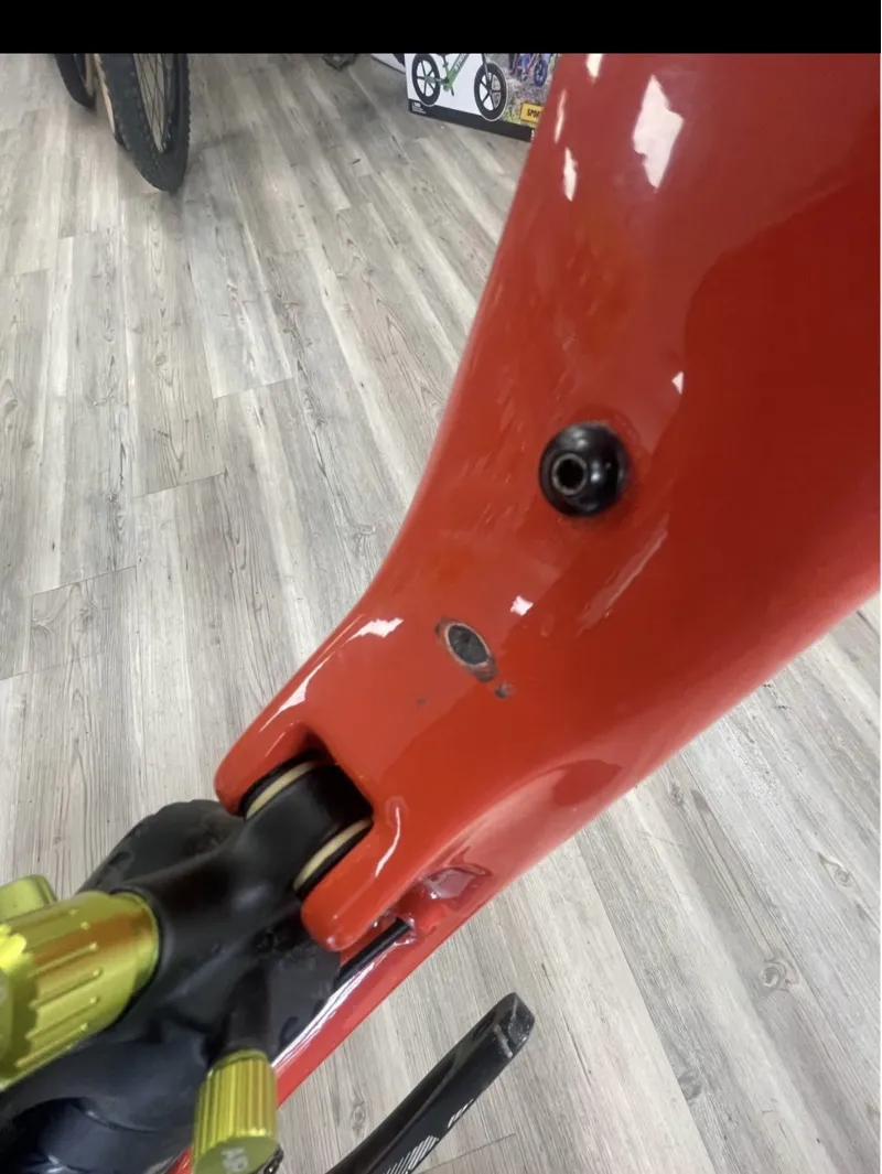 Santa Cruz Hightower R Carbon C Full Suspension Bike - Large-5