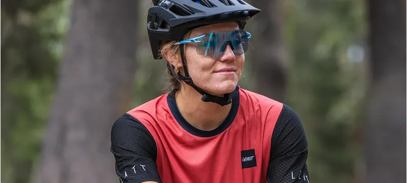 Tifosi Moab XC Sunglasses in Kinetic Blue-5