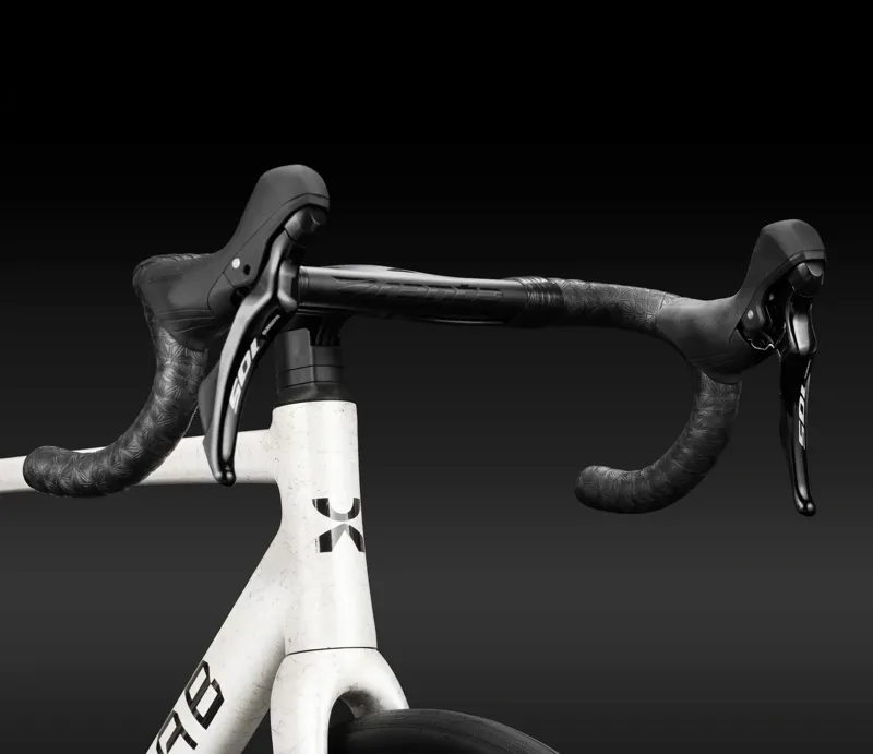 X-Lab RS5 Wavebreaker Road Bike Large in White-6