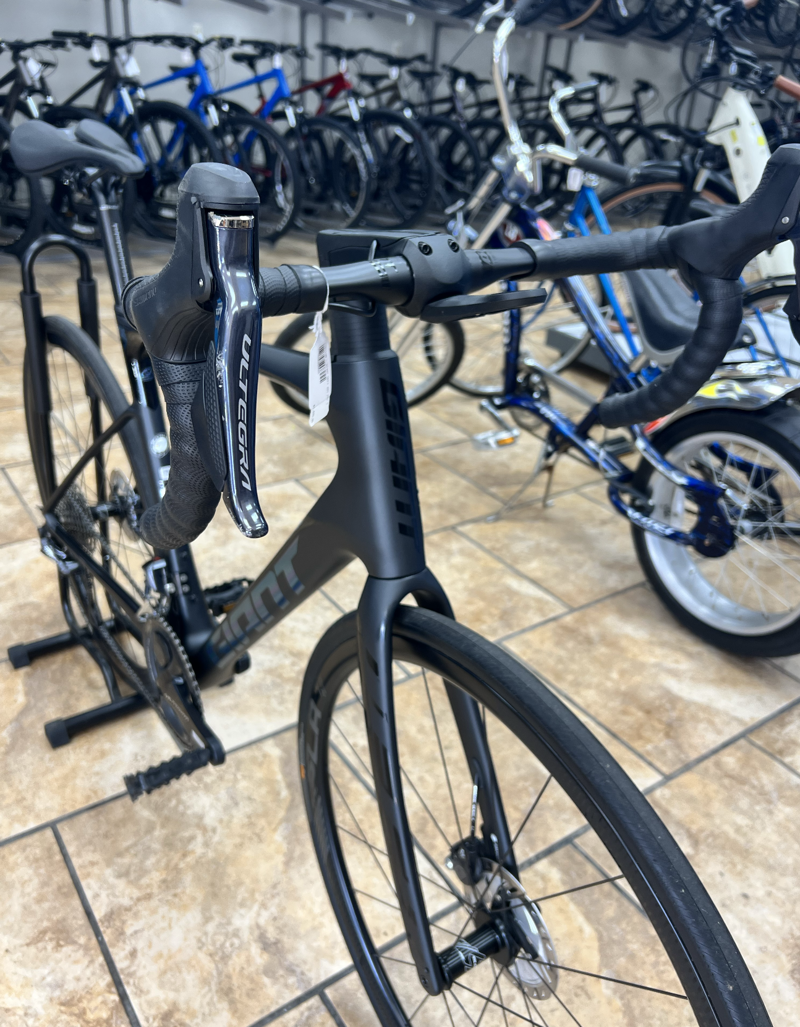 Giant Defy Advanced Pro O DI2 - ML / Black  -2