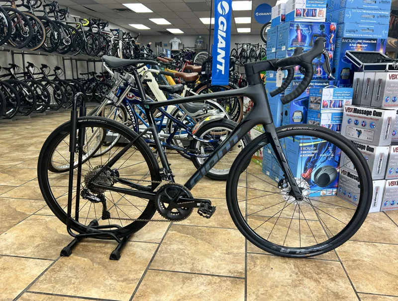 Giant Defy Advanced Pro O DI2 - ML / Black  