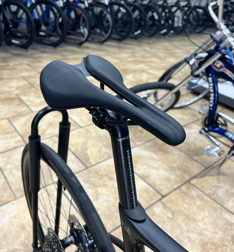 Giant Defy Advanced Pro O DI2 - ML / Black  -5