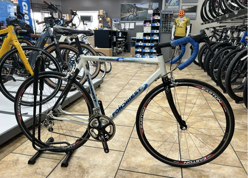 Fondriest 56cm Whitet - Road Bike