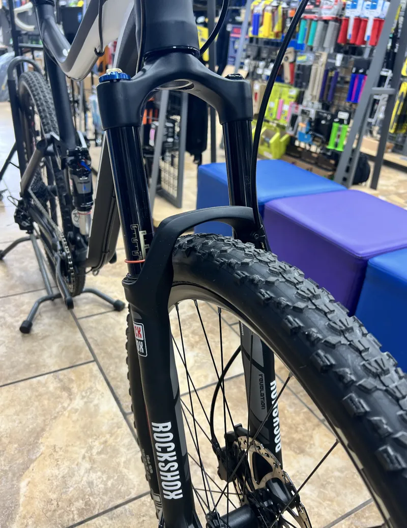 KHS 650 6500 XL Blk/Wht-1