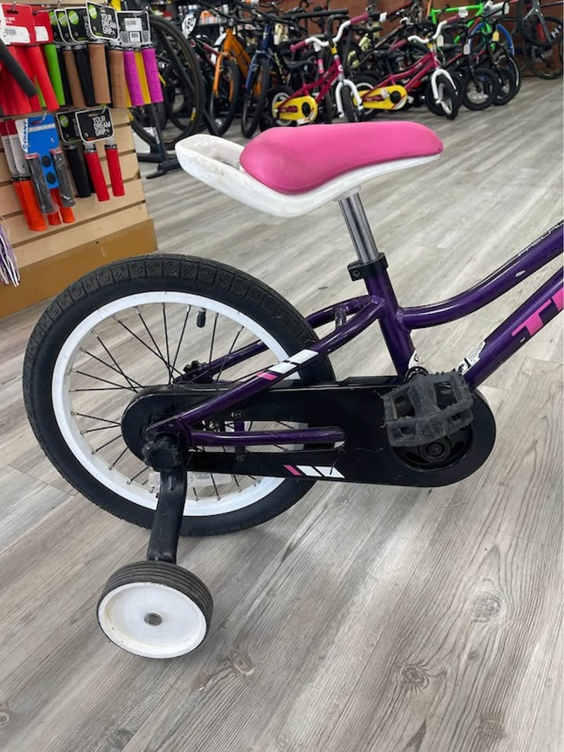 Pre-Owned Trek Precaliber 16 Kids Bike in Purple-3