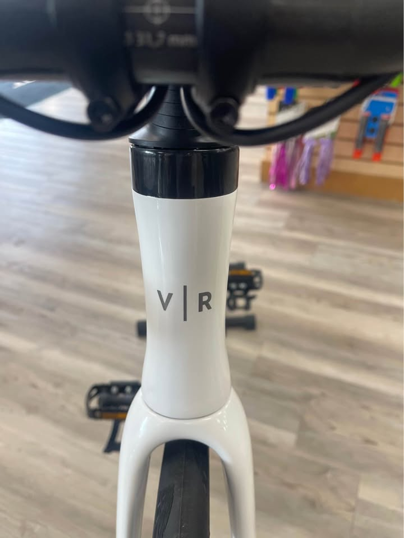 Van Rysel RCR R Rival AXS Medium in White-8